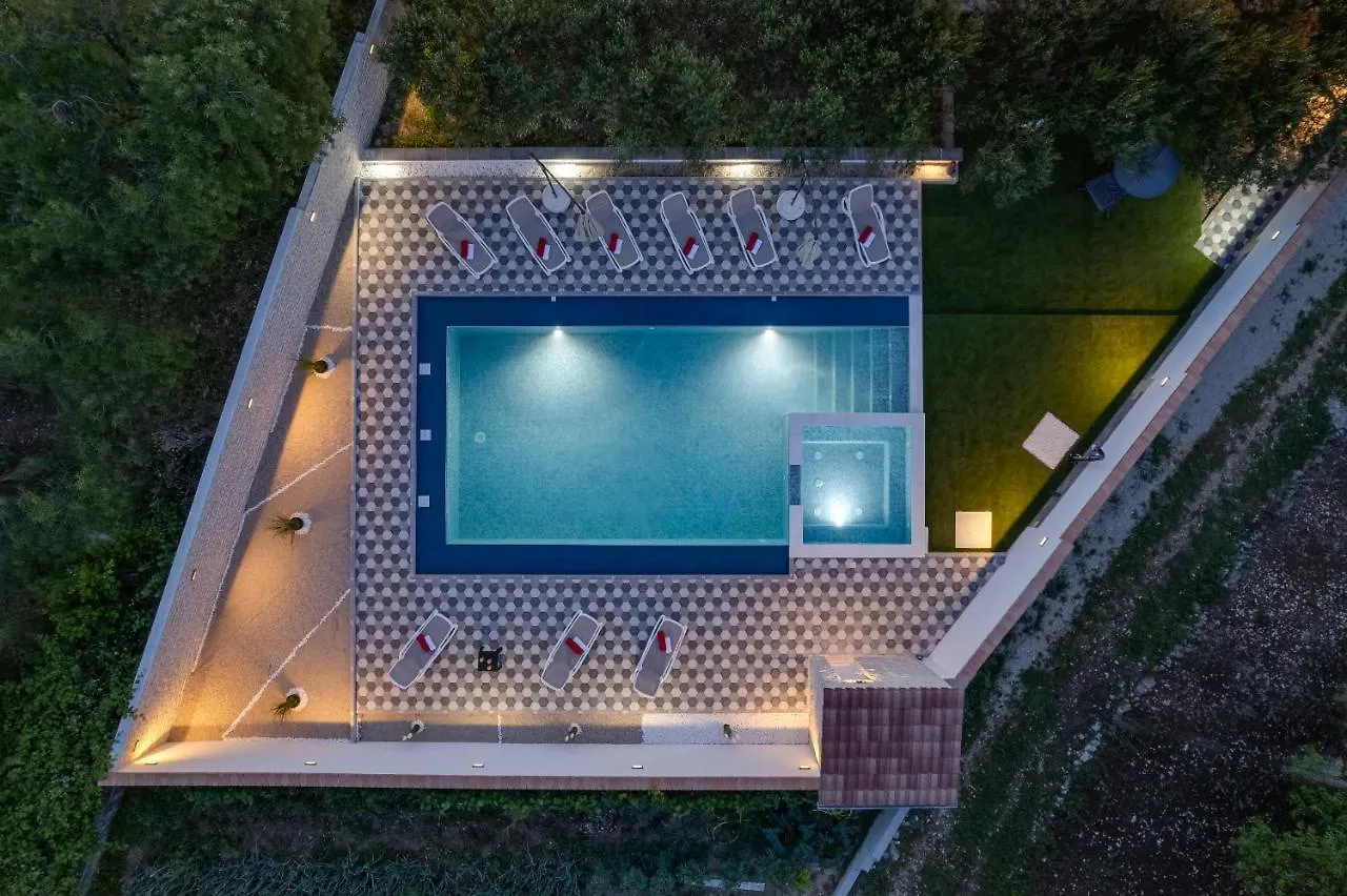 Apartment Apartman Strmota S Bazenom Sveti Filip i Jakov Croatia