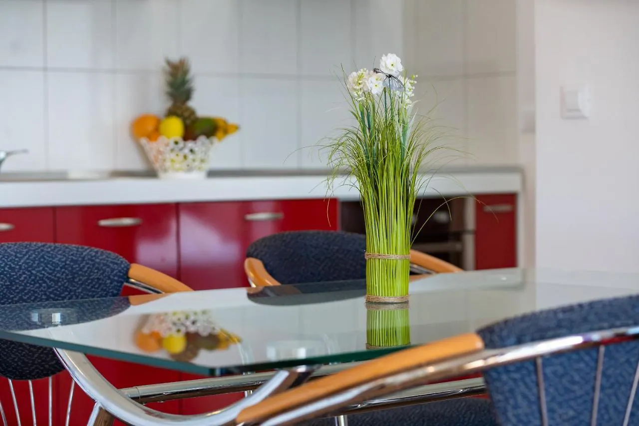 Apartment Apartman Strmota S Bazenom Sveti Filip i Jakov