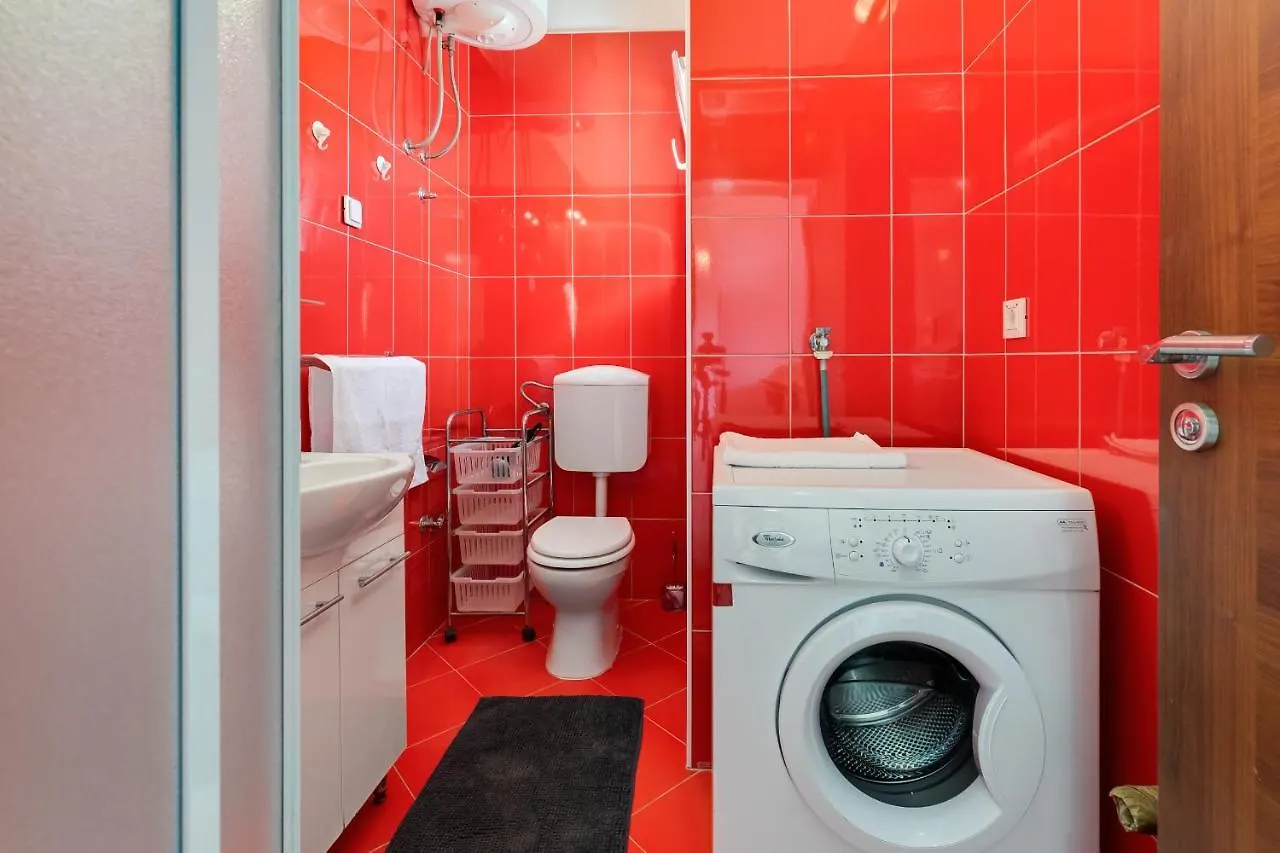 Apartman Strmota S Bazenom Sveti Filip i Jakov 0*,