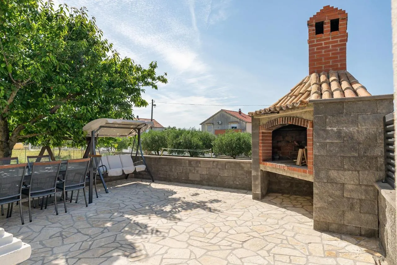 Apartman Strmota S Bazenom Sveti Filip i Jakov Croatia